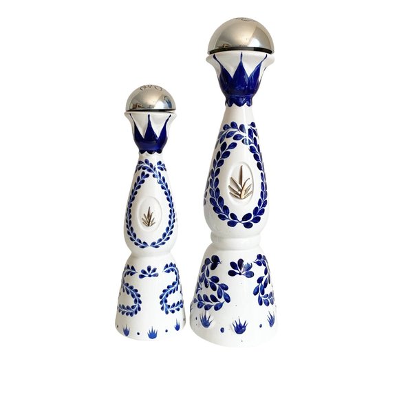 750 ml - Clase Azul Empty Ceramic Tequila Bottle Blue & White - Picture 1 of 5